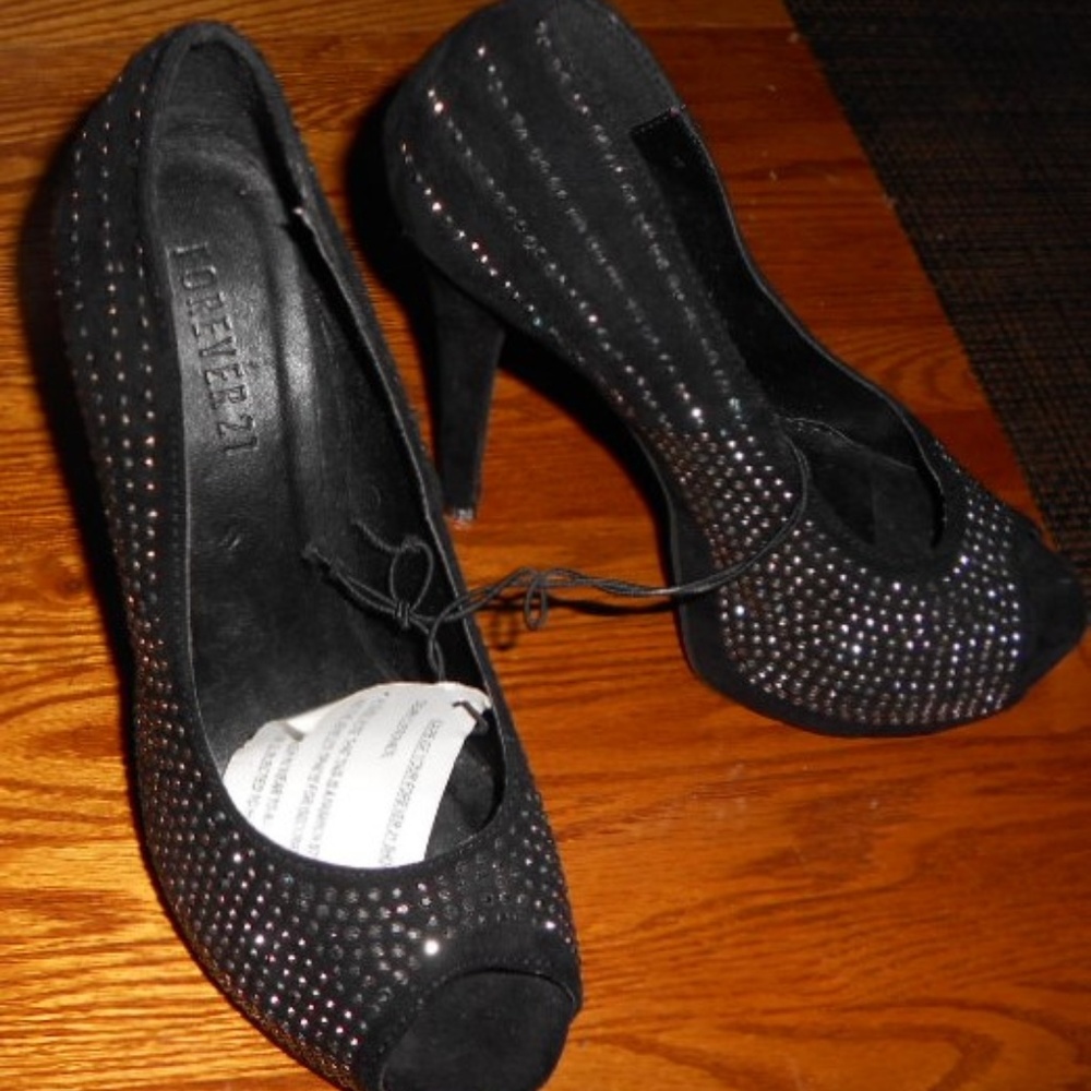 NWOT RUE 21 BLACK "SUEDE" SPARKLE  PLATFORMS